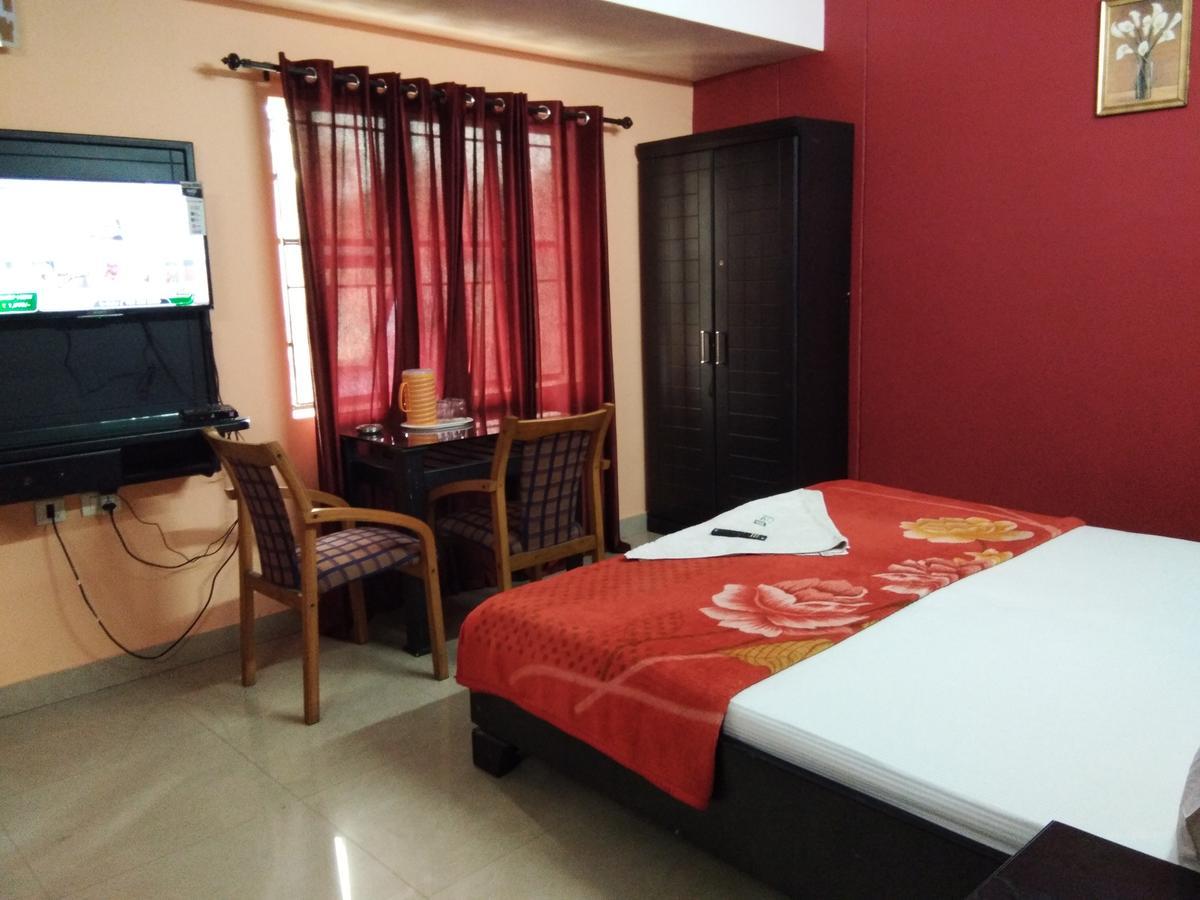 A.R.Residency Hotell Kunnamangalam Exteriör bild